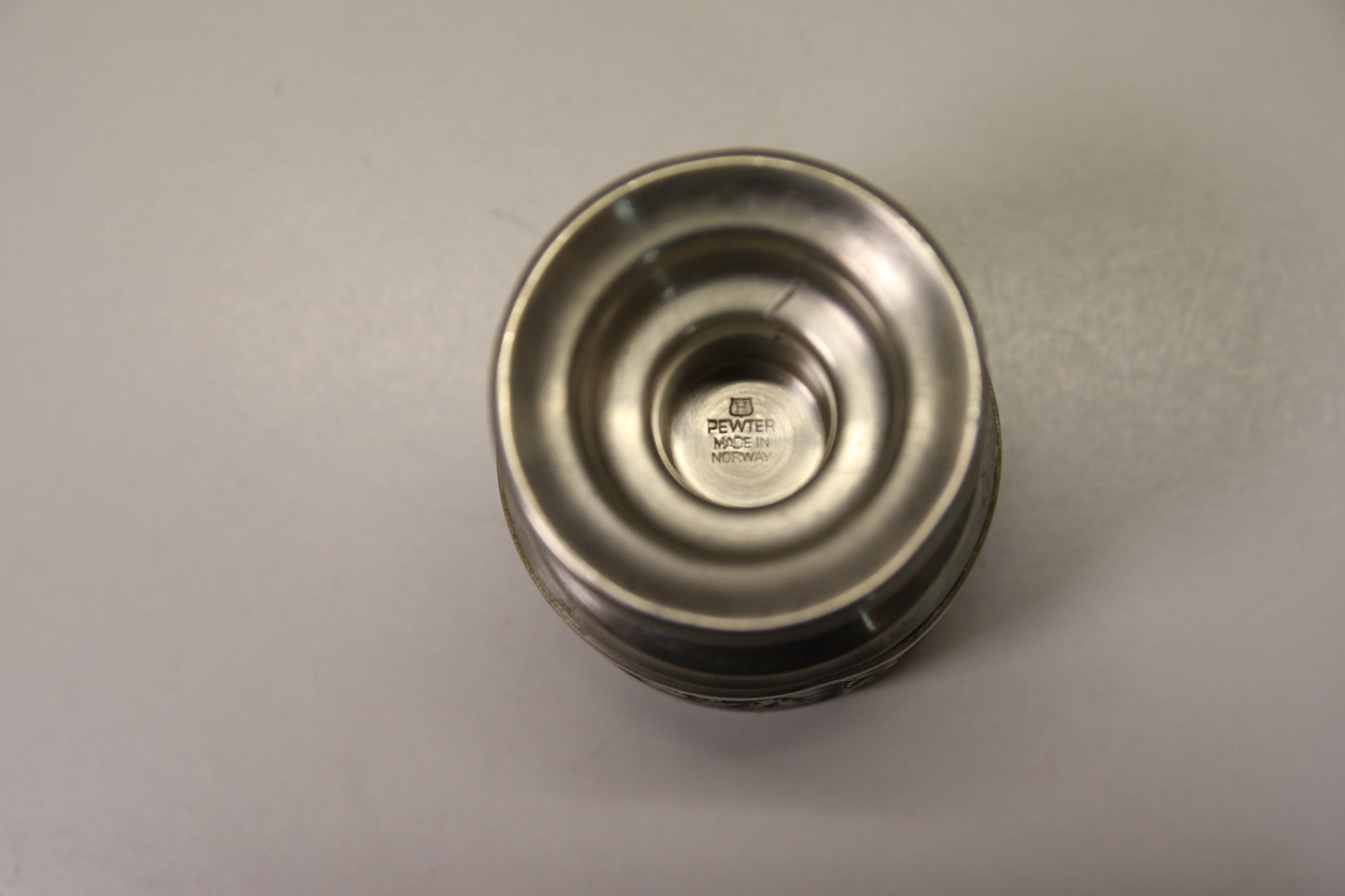 Norjalainen morsiuskulkue vintage kynttilänjalka