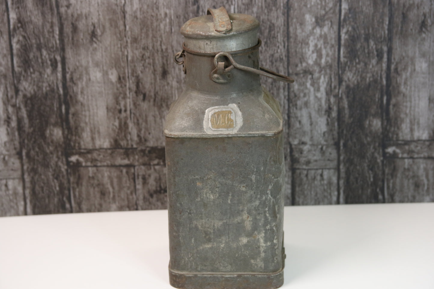 Laivan/veneen vanha vesikanisteri