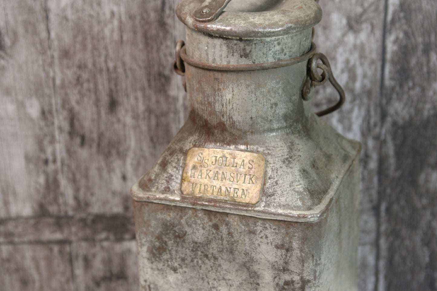 Laivan/veneen vanha vesikanisteri