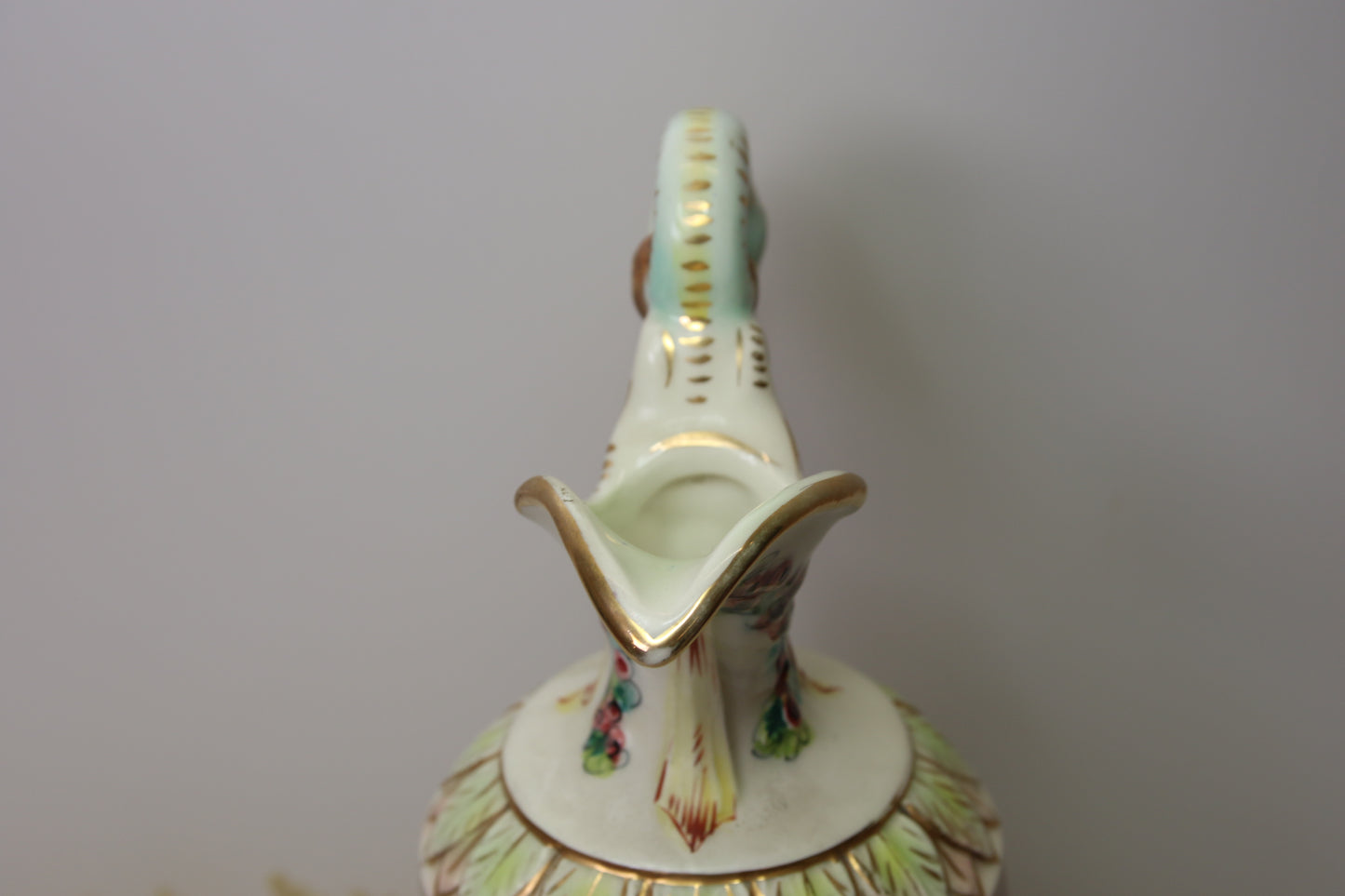 Vintage Capodimonte posliinikannu