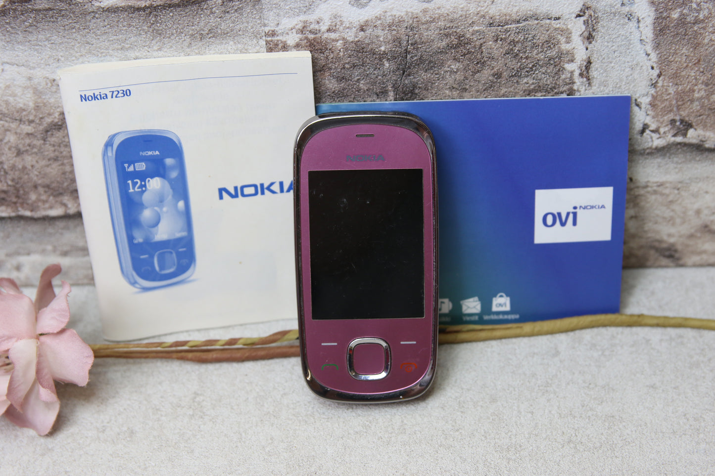 Nokia 7230 matkapuhelin