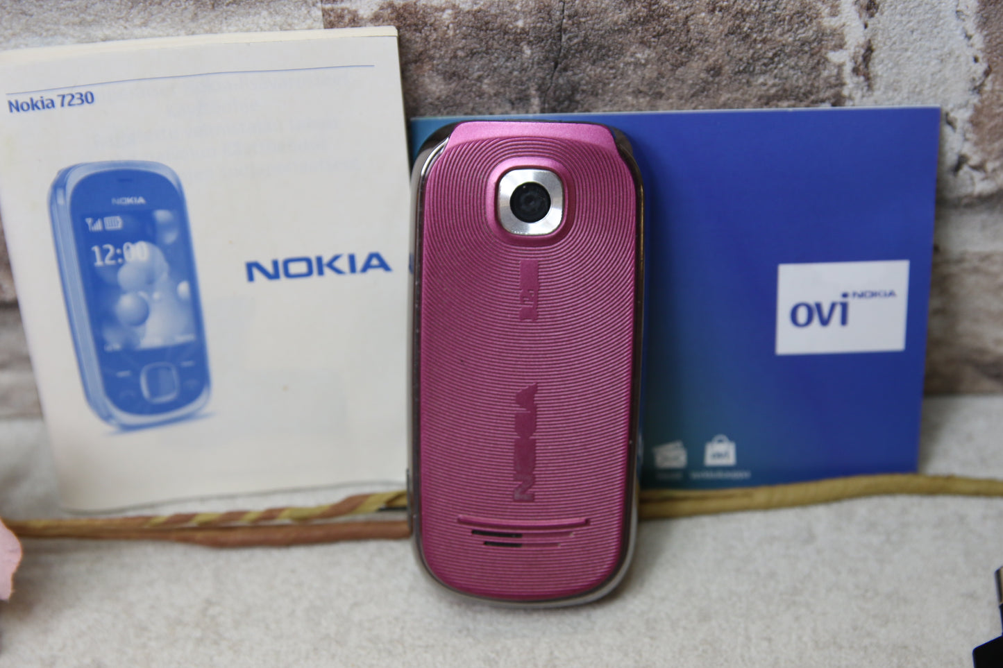 Nokia 7230 matkapuhelin