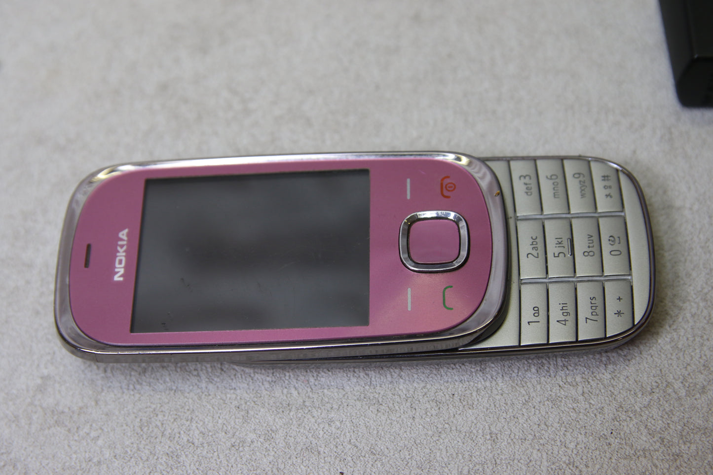 Nokia 7230 matkapuhelin