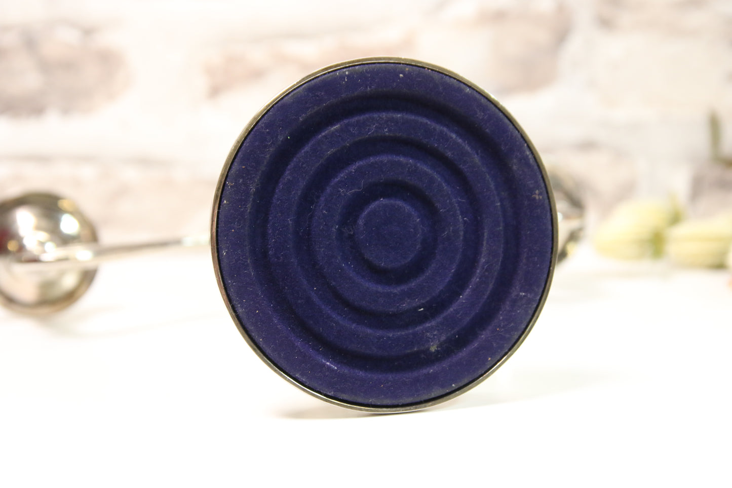 Metallinen kynttelikkö