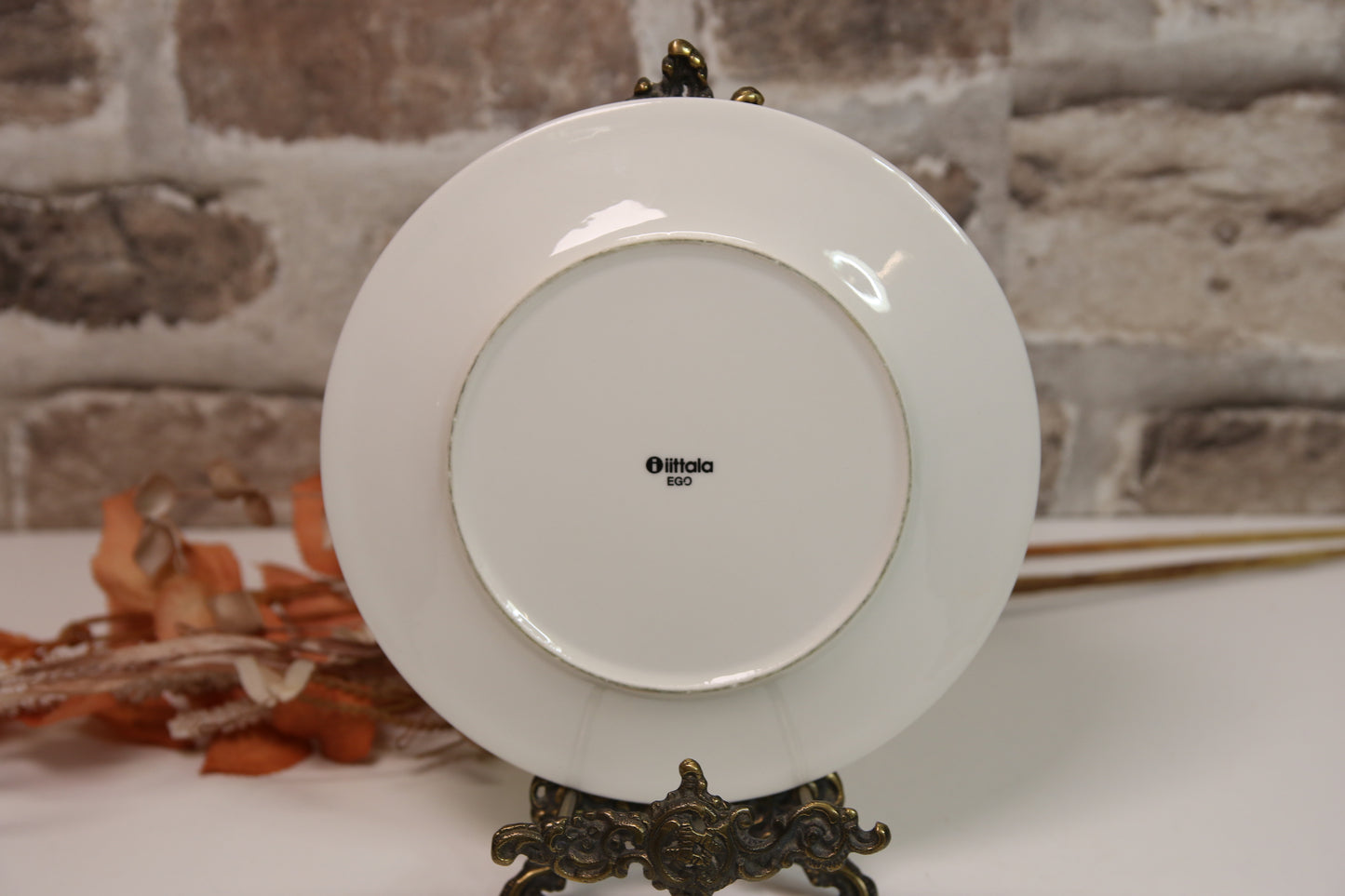 Iittala Ego iso kuppi lautasella Stefan Lindfors