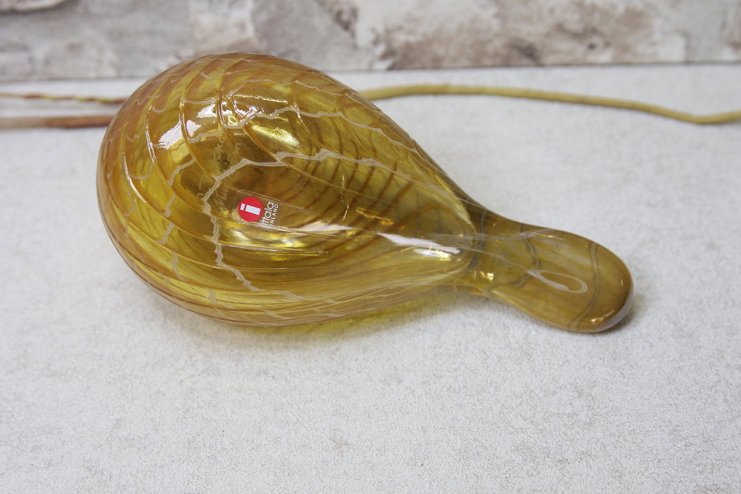 Iittala Karjalan Kultakäkönen lasilintu Oiva Toikka