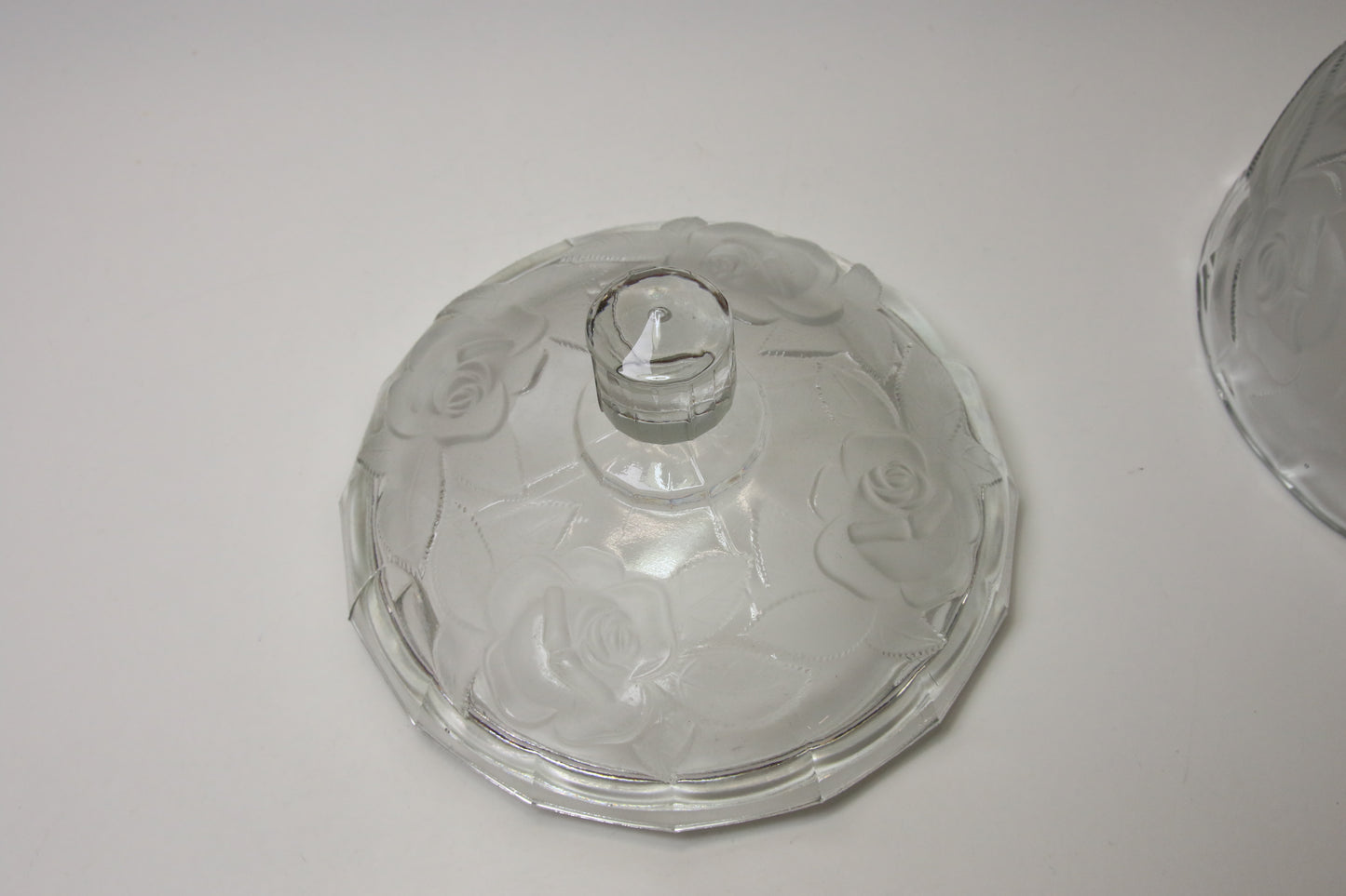 Kannellinen lasikulho