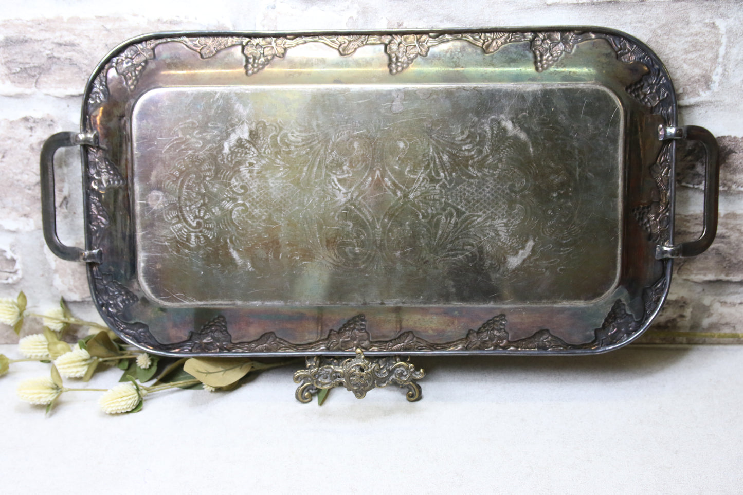 Iso vanha tarjoiluvati