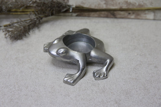 Sammakko kynttilätuikku