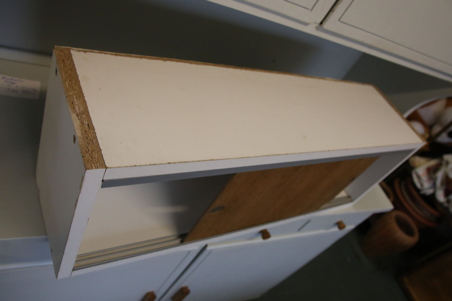 Kaappi/hylly liukuovilla