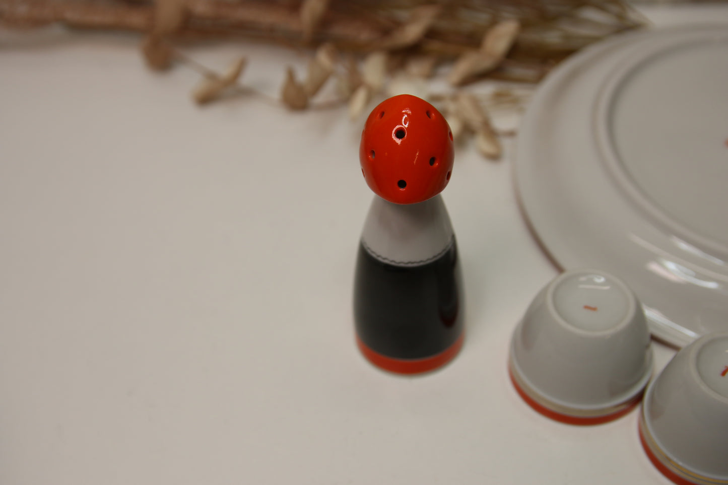 Lautanen, munakupit ja sirotin USSR