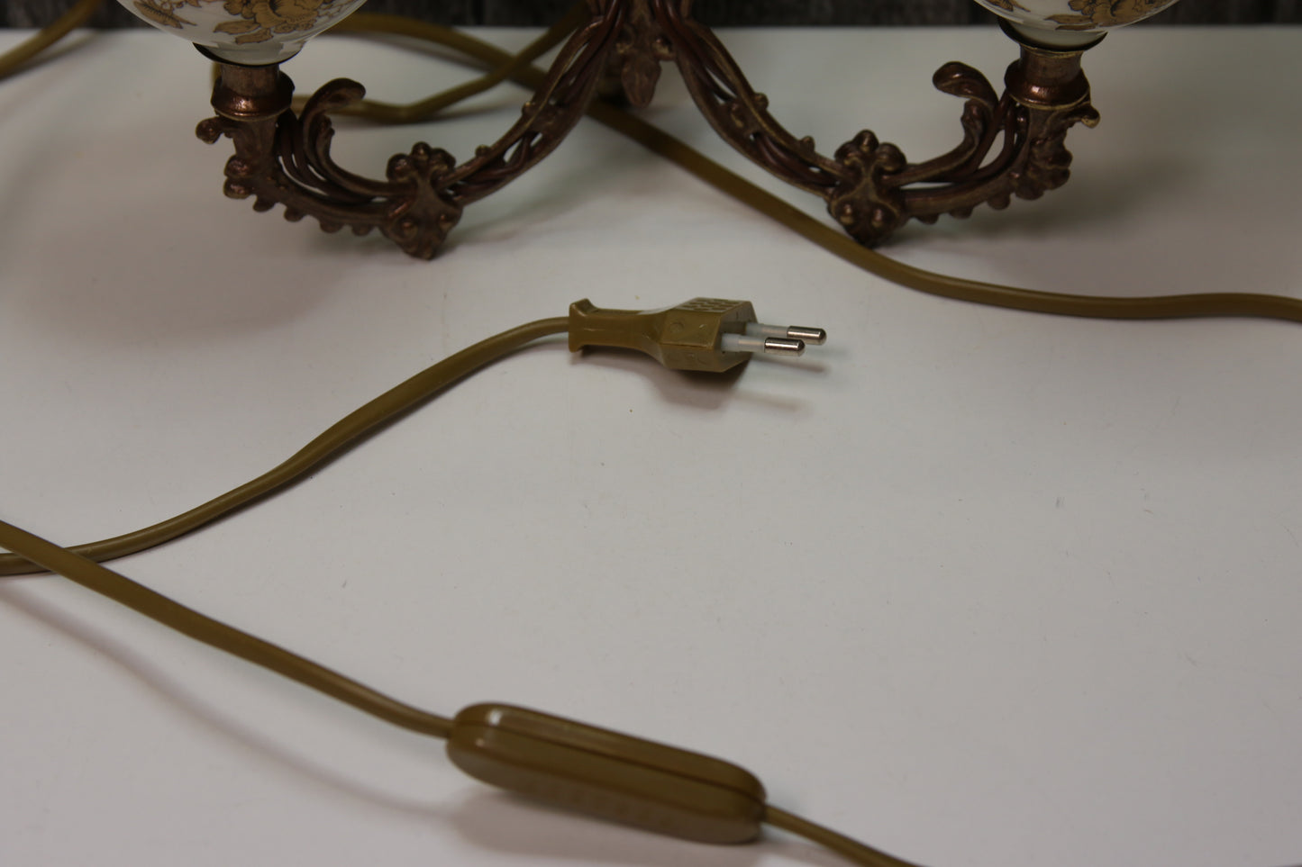 Lampetti kahdella valolla