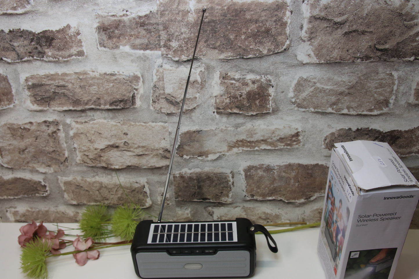 Aurinkolataus Bluetooth kaiutin