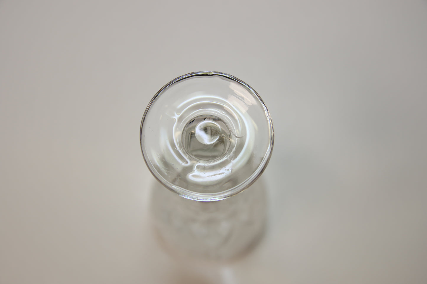 Jalallinen kristallilasi