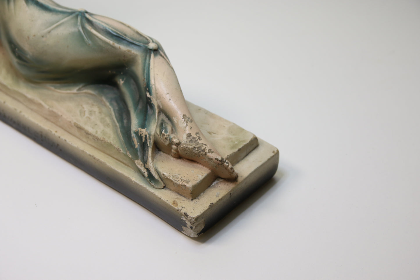 Nainen ja vuohi Patsas