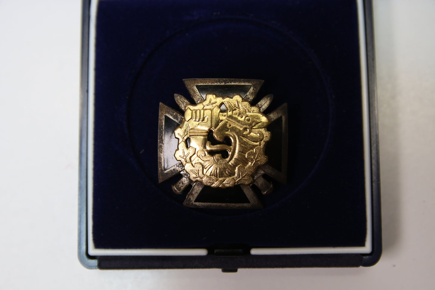 Aliupseerikurssin merkki