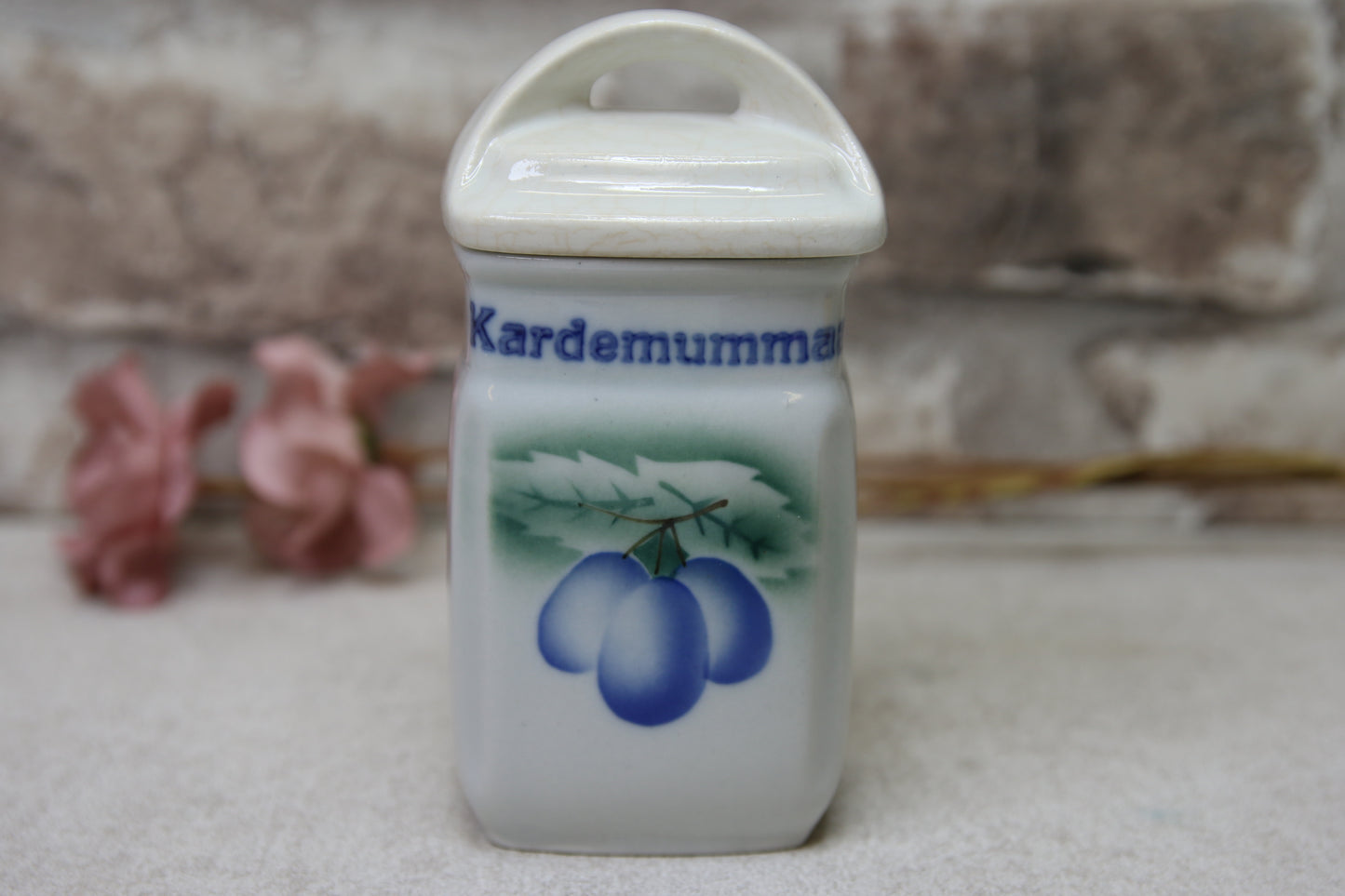 Arabia Luumu Kardemumma purkki Thure Öhberg