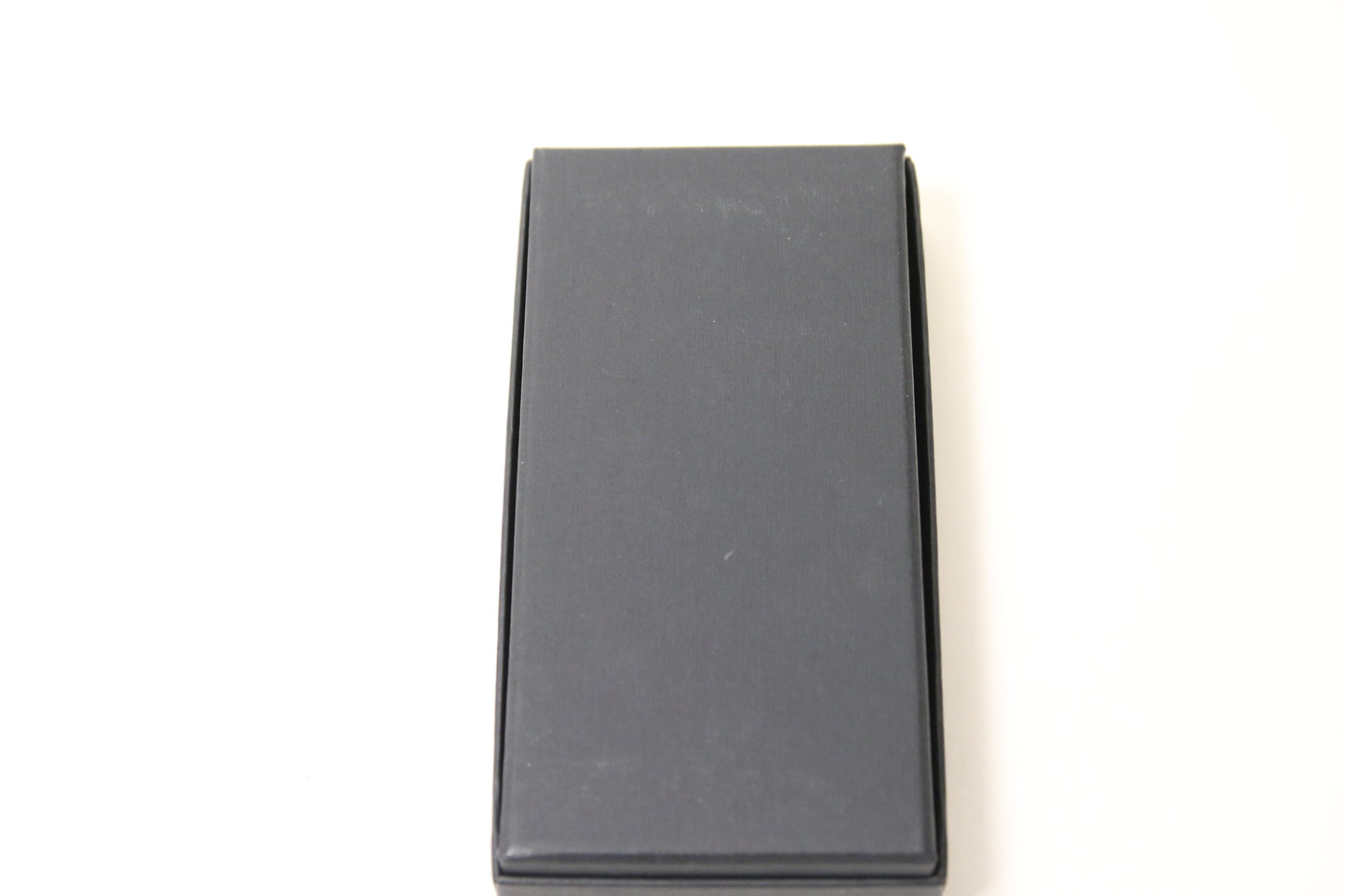 Kalevala Koru Naisen ääni Rintakoru Kirsi Doukas