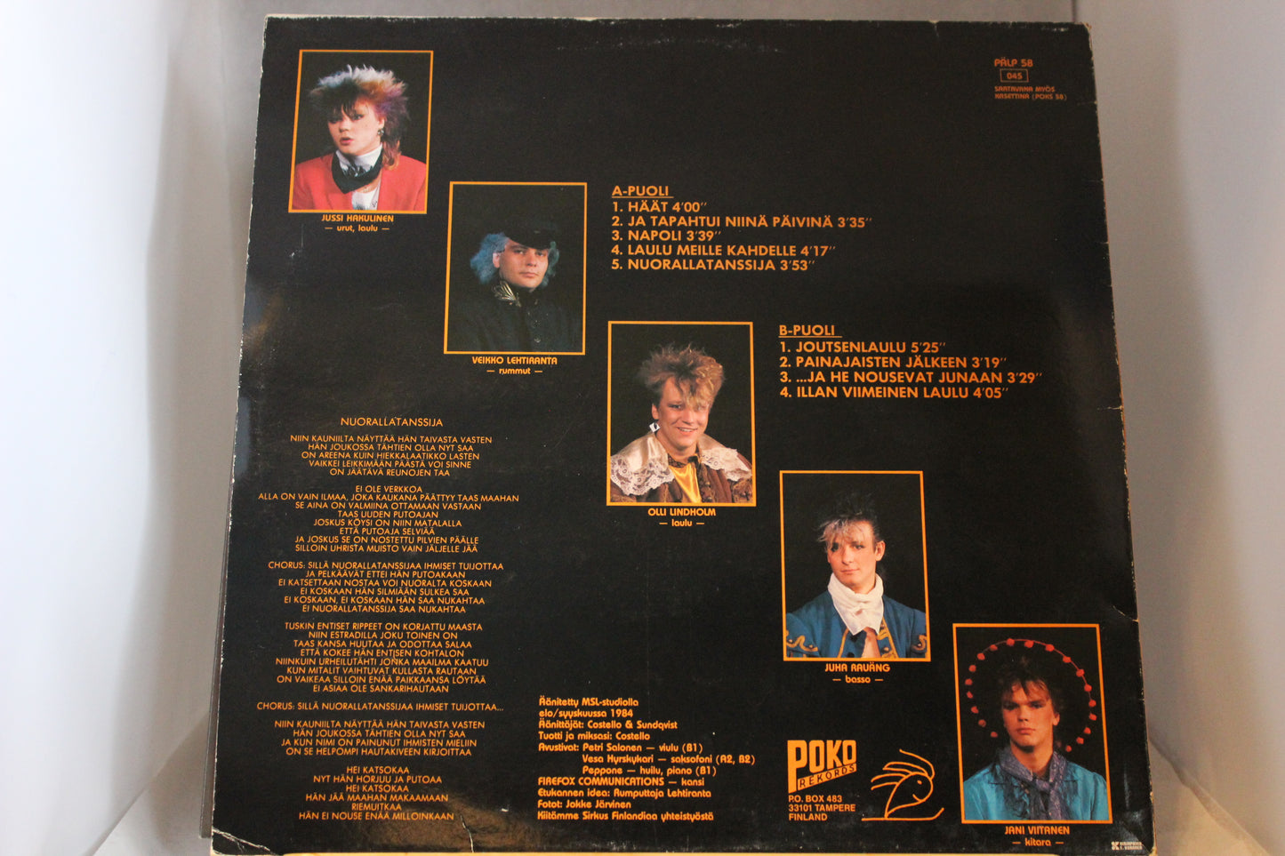 Yö Nuoralla tanssija lp-levy