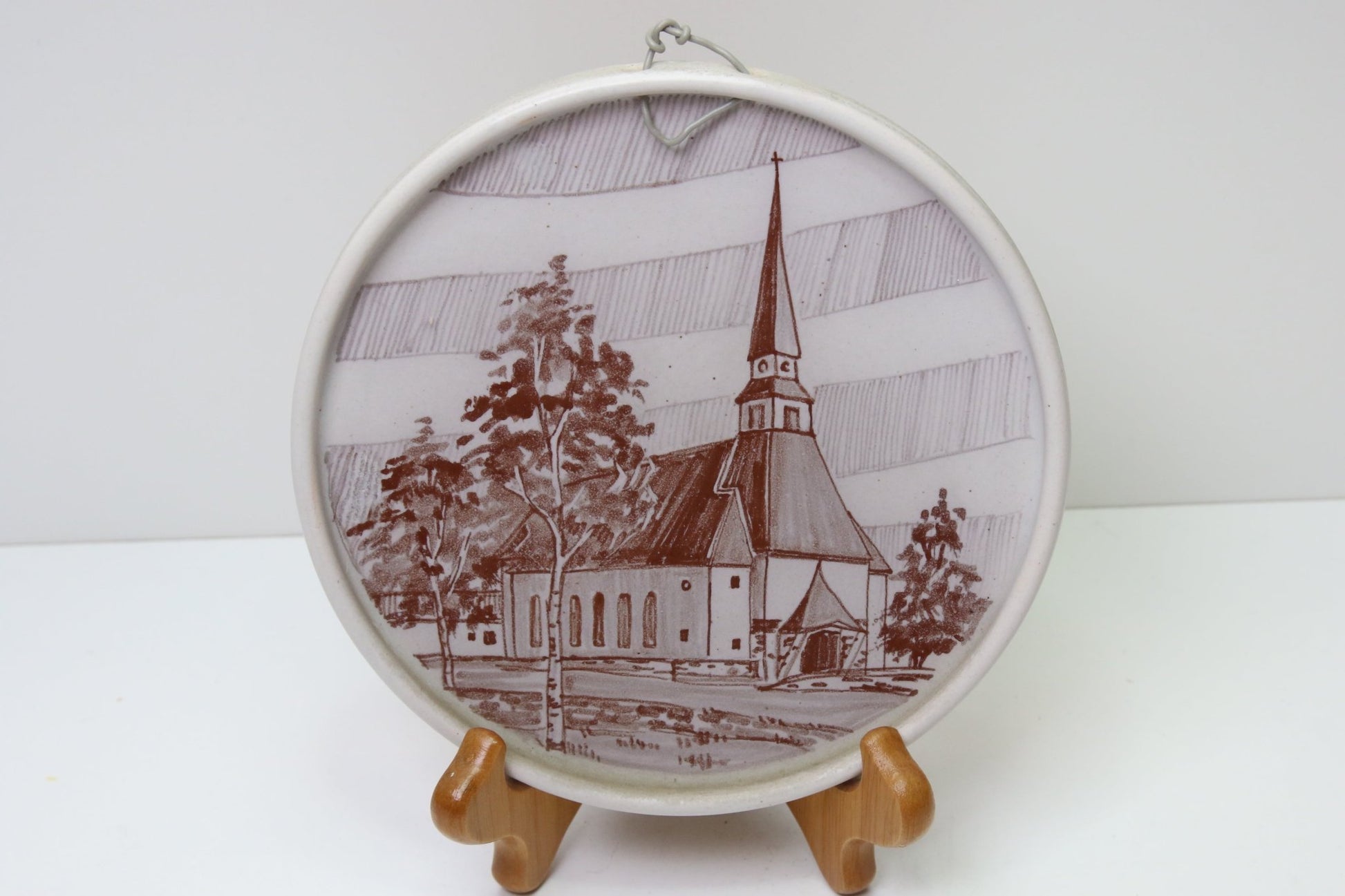 Kupittaan savi Kipsi seinälautanen - Asadon AarteetSeinälautaset