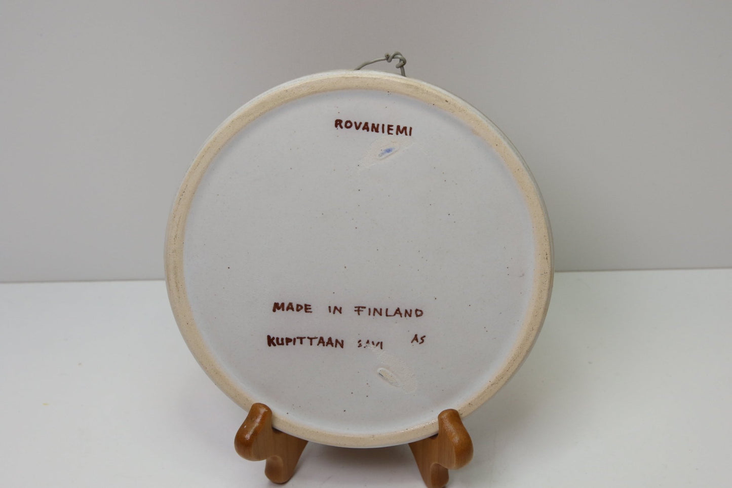 Kupittaan savi Kipsi seinälautanen - Asadon AarteetSeinälautaset