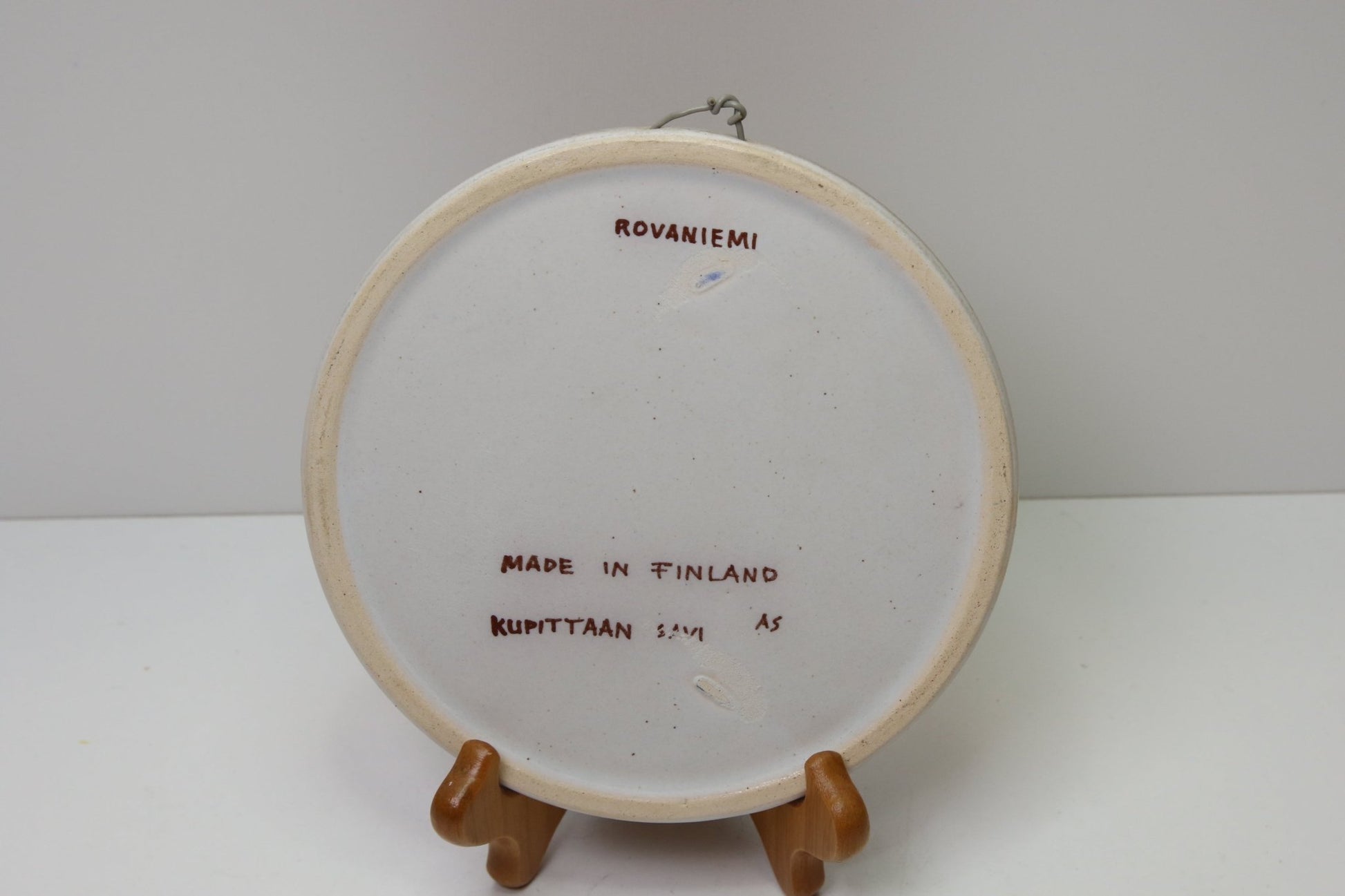 Kupittaan savi Kipsi seinälautanen - Asadon AarteetSeinälautaset