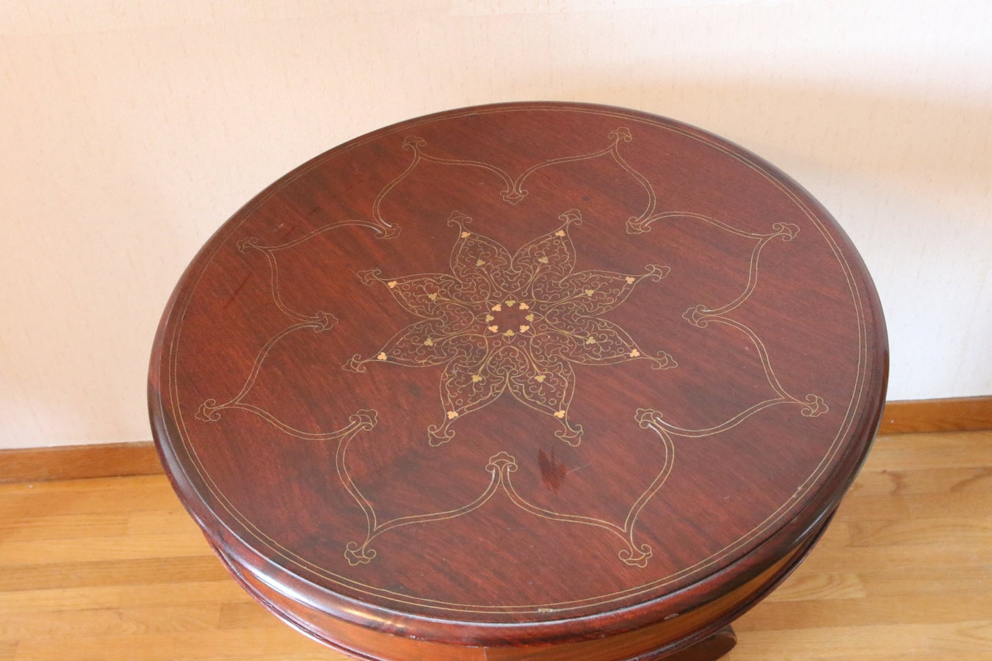 Mahonkipöytä yksijalkainen - Asadon AarteetPöydät