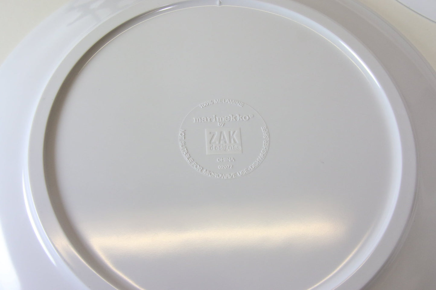 Marimekko musta melamiini Unikko lautanen - Asadon AarteetLautaset