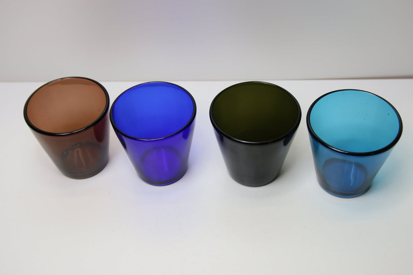 Nuutajärvi Kartio lasi värillinen 4kpl Kaj Franck - Asadon AarteetJuomalasit