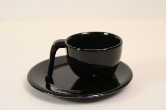 Arabia Ego Espressokuppi aluslautasella Stefan Lindfors