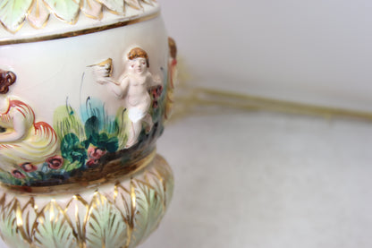 Vintage Capodimonte posliinikannu
