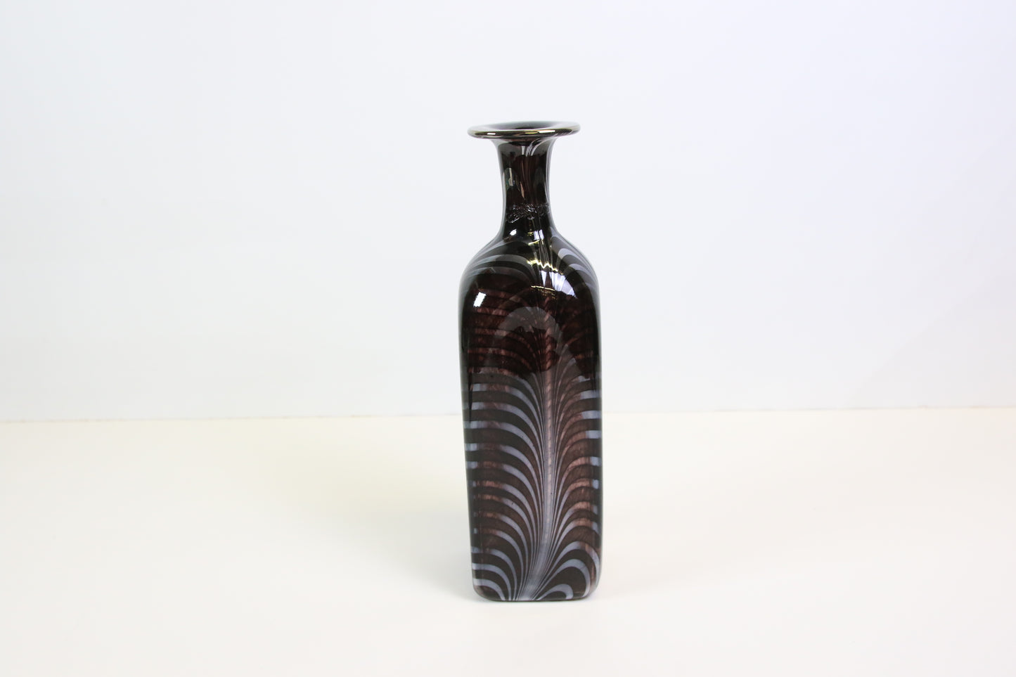 Jussis Glas Taidelasipullo signeerattu