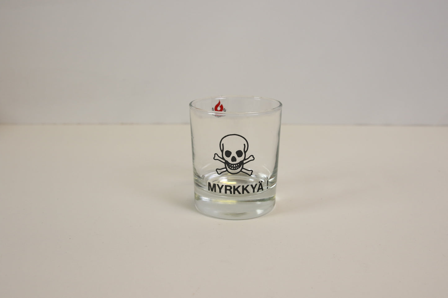 Taidelasisepät Myrkkyä Juomalasi