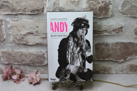 Kirja Andy Rock`n Roll Star nimikirjoituksella