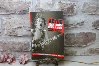 AC/DC Maximum Rock & Roll kirja