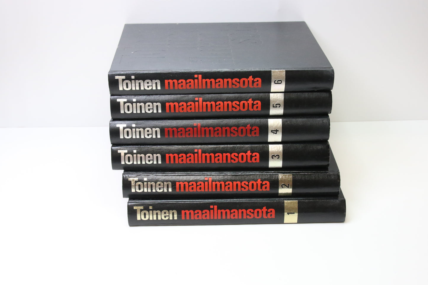 Toinen maailmansota kirjasarja 1-6