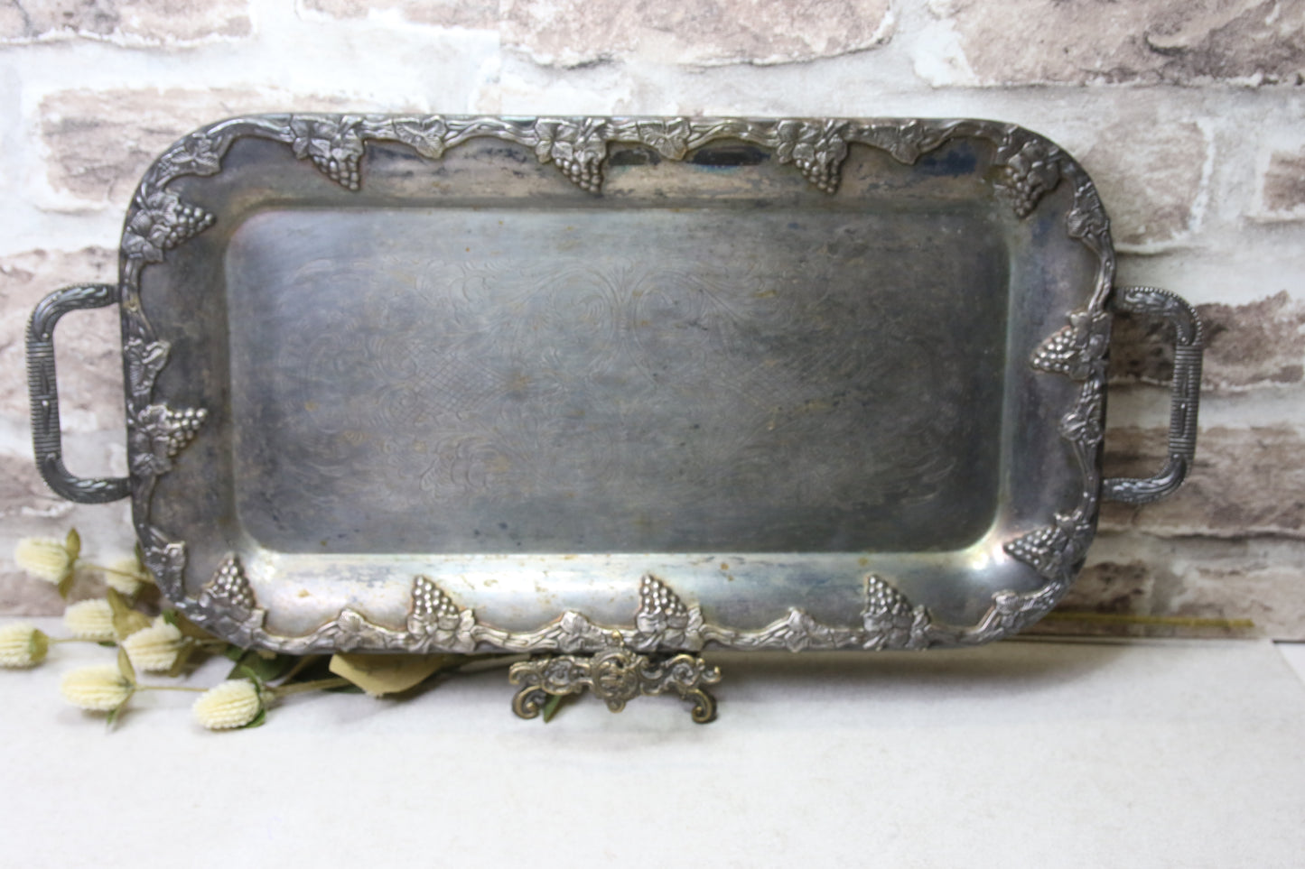 Iso vanha tarjoiluvati