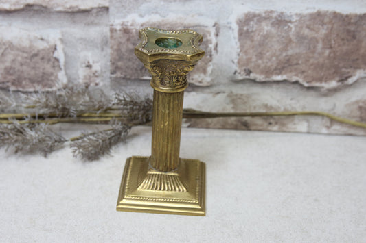 Antiikkinen messinki kynttilänjalka