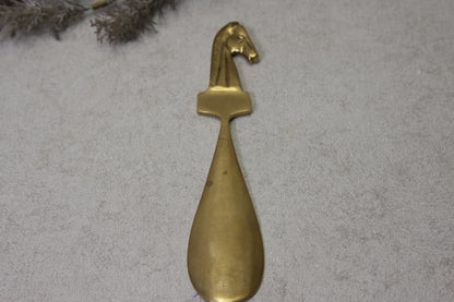 Messinkinen kenkälusikka