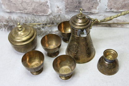 Arabialainen Kahvisetti messinki aluslautasella