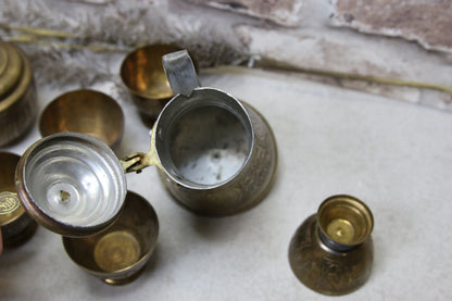 Arabialainen Kahvisetti messinki aluslautasella