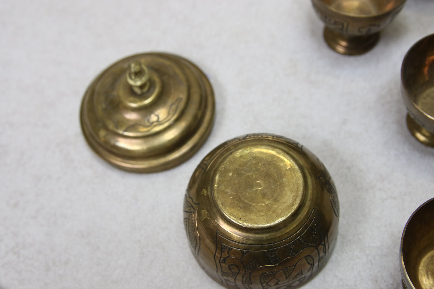 Arabialainen Kahvisetti messinki aluslautasella