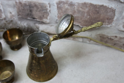 Arabialainen Kahvisetti messinki aluslautasella