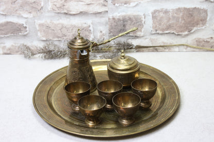 Arabialainen Kahvisetti messinki aluslautasella