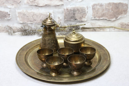 Arabialainen Kahvisetti messinki aluslautasella