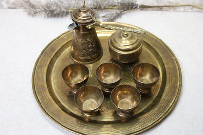 Arabialainen Kahvisetti messinki aluslautasella