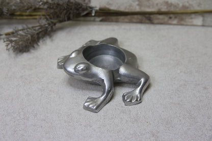 Sammakko kynttilätuikku