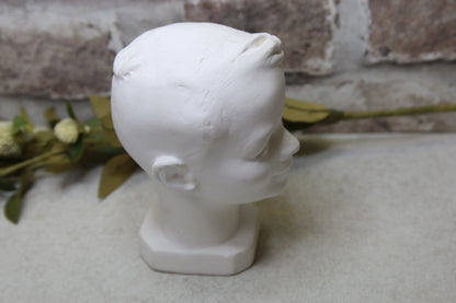 Hymypoika patsas vuodelta 1953 Heikki Nieminen