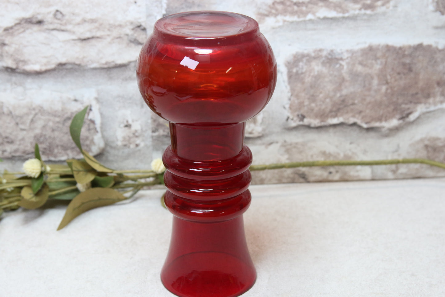 Riihimäen lasi Kielo punainen maljakko Tamara Aladin