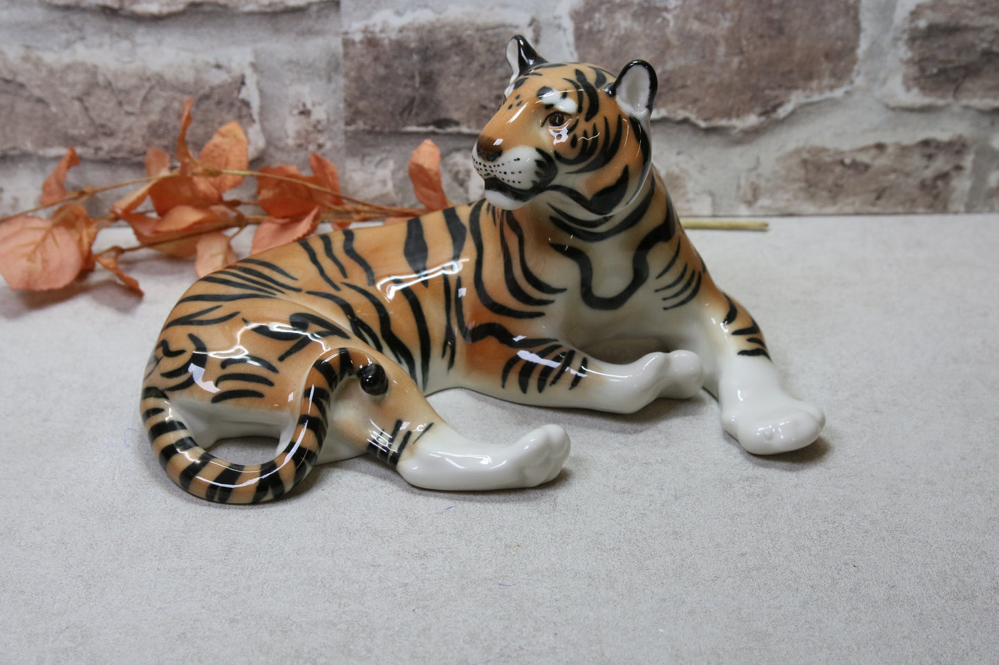 Lomonosov Iso Tiikeri figuuri